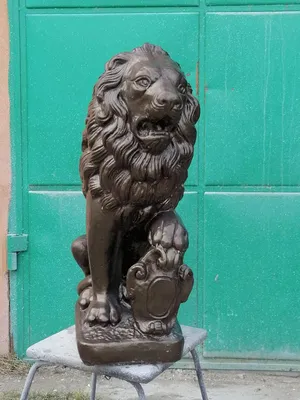 Скульптура Лев с шаром от производителя | Vivat