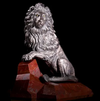 Антикварную скульптуру льва купить в Москве