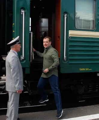 Литерный поезд Тодора Живкова \"Витоша Экспресс\" и \"Корона Экспресс\"  болгарского царя