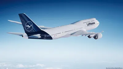 Самолет Lufthansa изменил маршрут из-за жары