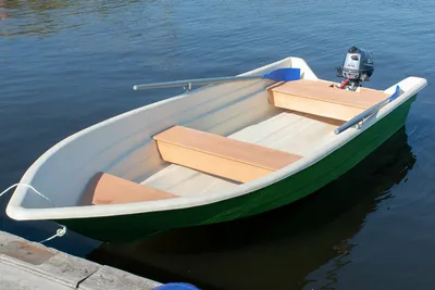Стеклопластиковая моторная лодка ВИЗА Легант-425 под мотор 9.9 л.с. и вёсла