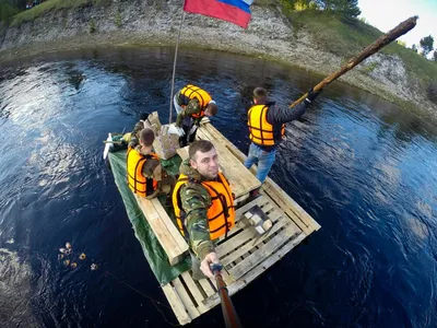 Судно от Gucci»: подростки из Челябинской области пытались уплыть в  путешествие на лодке из бутылок - KP.RU