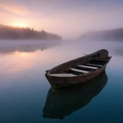 деревянная лодка плывет по воде, картинка гребная лодка, лодка, гребля фон  картинки и Фото для бесплатной загрузки