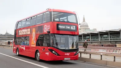Двухэтажные автобусы в Лондоне
