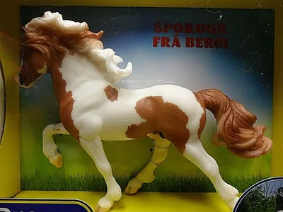 Игрушечная лошадь фирмы Breyer» — создано в Шедевруме