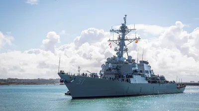 ФОТО: в Ригу прибыли корабли ВМФ США / Статья