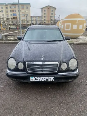 Mercedes-Benz E-Class 2001, 2.1 литра, В свое время я неоднократно говорил  что никогда не куплю седан, 116 л.с., механическая коробка передач, дизель,  Краснодарский край