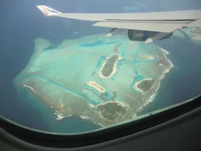 Мальдивы из иллюминатора самолета | Авиация, путешествия и фото | Дзен