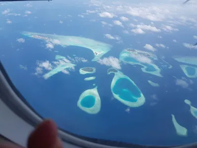 Мальдивы из окна самолета. Аэропорт Мале