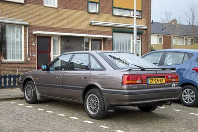 Mazda 626 1.8 GLX Hatchback (1991) | ZT-24-RY Ranonkelstraat… | Flickr