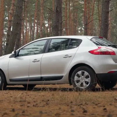 Renault Megane хэтчбек 5-дв. III поколение Хэтчбек – модификации и цены,  одноклассники Renault Megane хэтчбек 5-дв. hatchback, где купить - Quto.ru