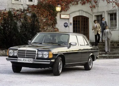 Купить б/у Mercedes-Benz W123 230 230 2.3 MT (136 л.с.) бензин механика в  Москве: зелёный Мерседес-Бенц W123 седан 1982 года на А… | Седан, Мерседес  бэнс, Мечтатели