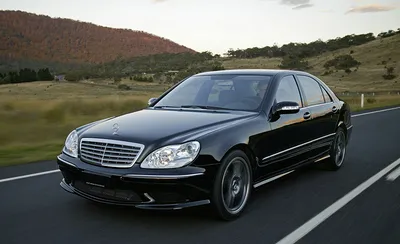 File:Mercedes-Benz S 500 W220 black (2).jpg - Wikimedia Commons