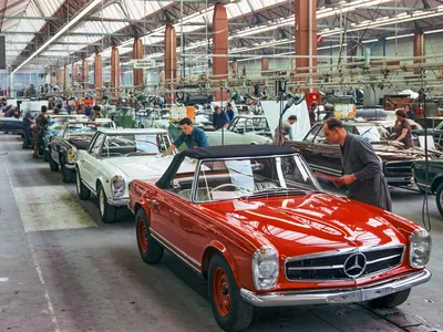 Mercedes Celebrates 230 SL's 60th Birthday By Reminiscing 1963
