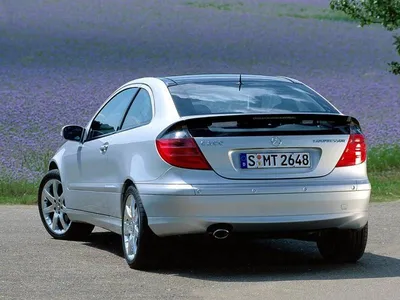 File:Mercedes R 350 CDI 4MATIC L Grand Edition (V251) Facelift rear  20100718.jpg - Wikimedia Commons