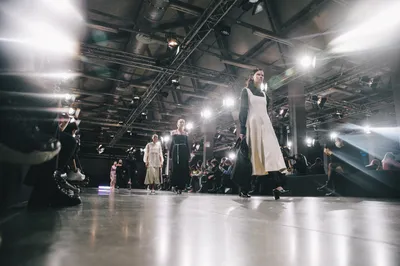 В Москве стартовала неделя моды Mercedes-Benz Fashion Week Russia -  Ведомости