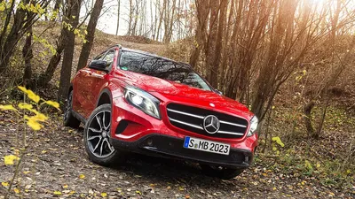 Mercedes-Benz GLA [UK] (2015) - picture 4 of 143