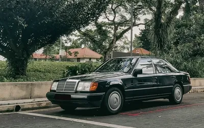 You can buy an almost-new Mercedes W124 for $60,000 | Team-BHP