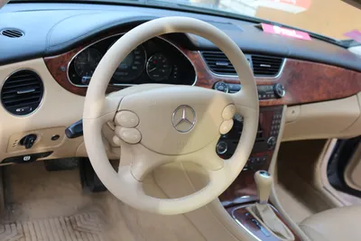 Новый \"старый\" салон Mercedes CLS. Перетяжка сидений и руля под заводской  вид. — Eastline-Garage на DRIVE2
