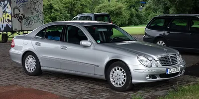 Mercedes-Benz W211 (2002-09) | Manufacturer: DaimlerChrysler… | Flickr