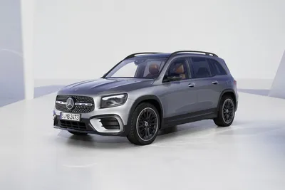 View Photos of the 2024 Mercedes-Benz GLB-Class