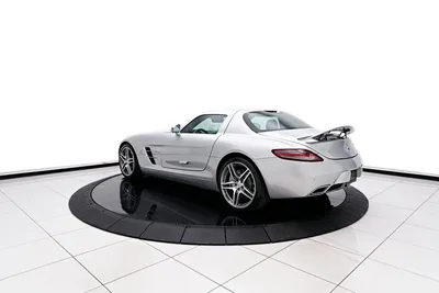 Drive On: Mercedes-Benz's SLS AMG roadster powers up
