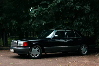 File:Mercedes-Benz W126 front 20080820.jpg - Wikimedia Commons