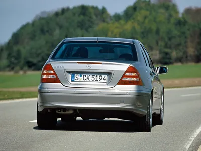 Купить б/у Mercedes-Benz C-Класс II (W203) 240 2.6 AT (170 л.с.) бензин  автомат в Калининграде: синий Мерседес-Бенц Ц-класс II (W203) седан 2000  года на Авто.ру ID 1119991362