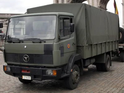 File:Mercedes 1117 of the Belgian Army, licence registration 37636.JPG -  Wikimedia Commons