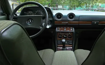 Новенький законсервированный Mercedes-Benz E-class W123 | Пикабу