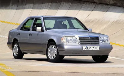 30-летний Mercedes W124 с большим пробегом продали по цене нового  Гелендвагена (фото). Читайте на UKR.NET