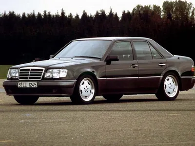 Редчайший 26-летний Mercedes-Benz E‑класса продали в России в полтора раза  дороже нового — Motor