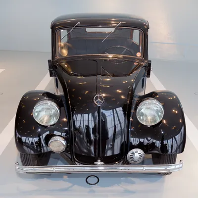 File:Mercedes-Benz 130 (W23) front Mercedes-Benz Museum.jpg - Wikimedia  Commons