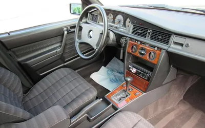 Новый салон — Mercedes-Benz 190 (W201), 2,6 л, 1987 года | стайлинг | DRIVE2