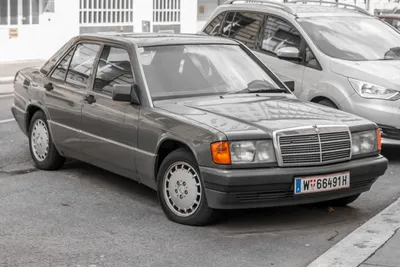 Отыскали Mercedes-Benz 190 (W201) в состоянии нового. Второго такого в  Беларуси нет!
