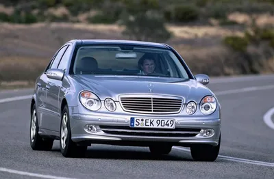 Купить Mercedes E-класса серебристый металлик 2002 года с пробегом 200000  км в г Альметьевск: кузов седан, типтроник, задний привод, дизель, левый  руль
