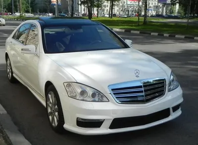 Аренда Mercedes-Benz S-Класс 500 Long (W221) Рестайлинг 2013 белый с  водителем в Москве, цена от 2500 р/ч