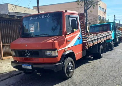 Cohort Pic(k)s of the Day: Mercedes-Benz 709D Flatbed Trucks - Two-Tee-Twos  - Curbside Classic