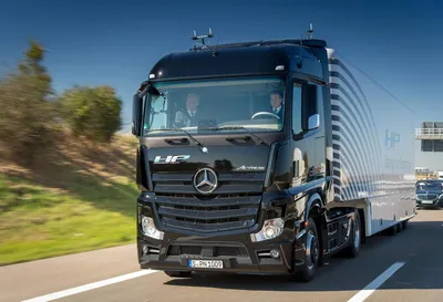 Купить Mercedes-Benz Actros Шторный грузовик 2015 года в Домодедово: цена 7  250 000 руб., дизель, автомат - Грузовики