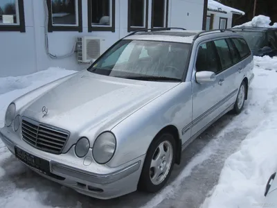 File:1999 Mercedes-Benz E 240 (W 210) Elegance sedan (2011-11-17) 02.jpg -  Wikipedia