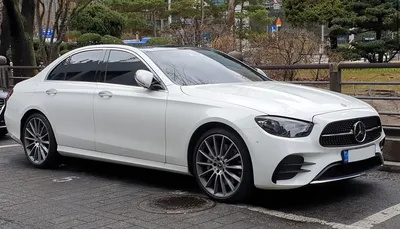 Mercedes-Benz 'new E-Class as a model in 1:43