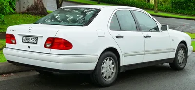 File:1999 Mercedes-Benz E 240 (W 210) Elegance sedan (2011-11-17) 02.jpg -  Wikipedia