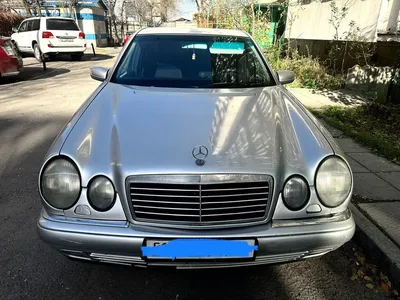 E 240 Mercedes 2003 Asyut Black 6140561 - Car for sale : Hatla2ee