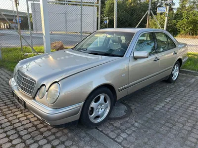Mercedes-Benz E 240: 1998 г., 2.4 л, Автомат, Бензин, Седан | Турбо.kg