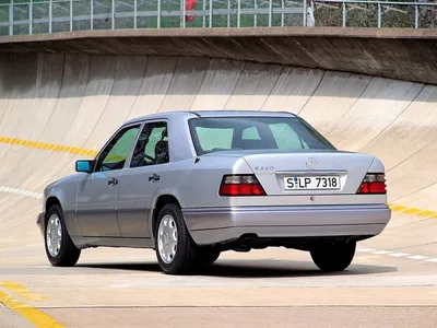 Купить б/у Mercedes-Benz E-Класс I (W124) 500 5.0 AT (320 л.с.) бензин  автомат во Владивостоке: чёрный Мерседес-Бенц Е-класс I (W124) седан 1993  года на Авто.ру ID 1074610603