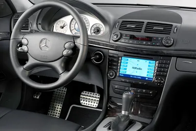 File:2009 Mercedes-Benz E350.jpg - Wikipedia