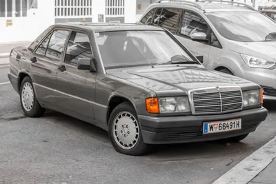 KUNST! Как скромный Mercedes 190E стал легендарным спорткаром — ДРАЙВ