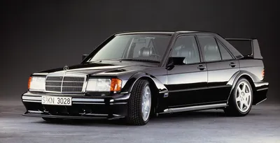 KUNST! Как скромный Mercedes 190E стал легендарным спорткаром — ДРАЙВ