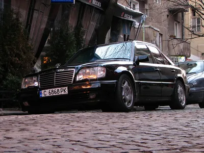АВТО ПРОДАЖА В КАЗАХСТАНЕ🇰🇿 on Instagram: \"Mercedes-Benz E500 W124  WDB124036... Чистокровный Е500 1995 г.в Объём 5.0, V8 320 л.с Пробег 76.000  км КПП автомат Привод задний Цвет черный Кожаный салон Коллекционное  состояние!
