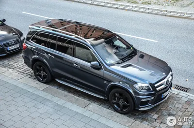 Mercedes-Benz GL 63 AMG Moscow (2012) - picture 1 of 8